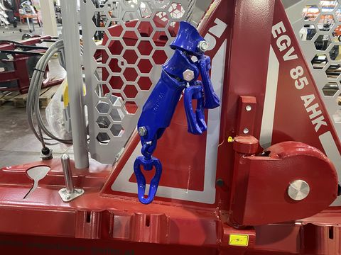 Tajfun EGV85 AHK SG mit Schildbreite 205 cm