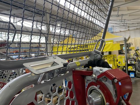 Tajfun EGV85 AHK SG mit Schildbreite 205 cm