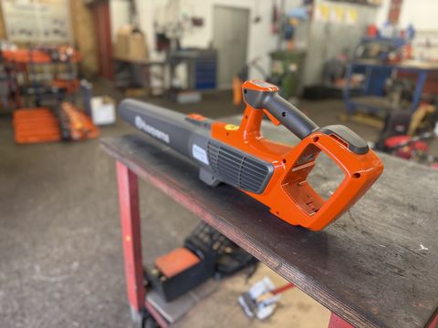 Husqvarna 122iB Akkublasgerät