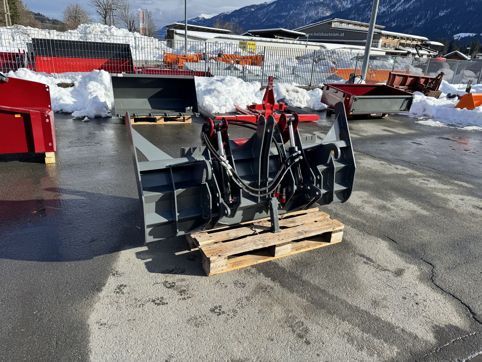 Stekro Polterschild 180cm mit hydr. Niederhalter 2