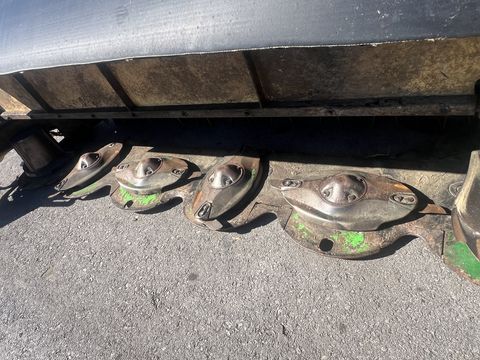 Krone Easy Cut 280 CV mit Stahlzinkenaufbereiter