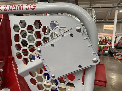 Tajfun  EGV85 AHK SG mit Schildbreite 205 cm