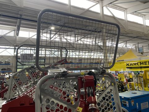 Tajfun  EGV85 AHK SG mit Schildbreite 205 cm