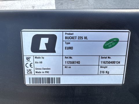 Quicke Volumenschaufel VL 225 mit Euroaufnahme