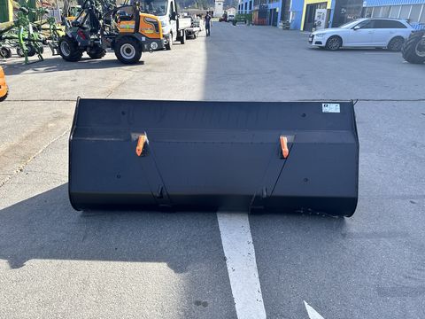 Quicke Volumenschaufel VL 225 mit Euroaufnahme