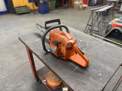 Husqvarna 254 XP mit 45cm Schwertlänge