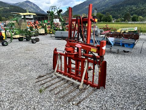Kuhn Siloblockschneider mit Hubgerüst 