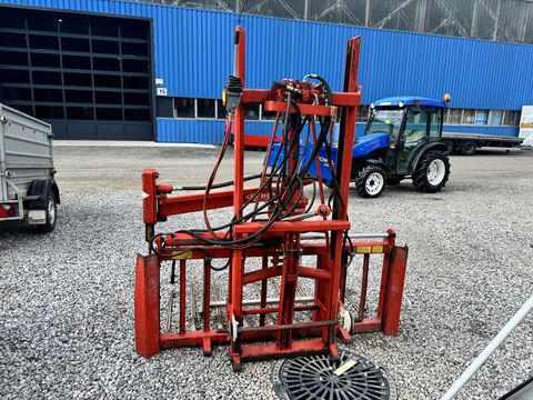 Kuhn Siloblockschneider mit Hubgerüst 