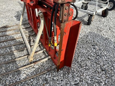 Kuhn Siloblockschneider mit Hubgerüst 
