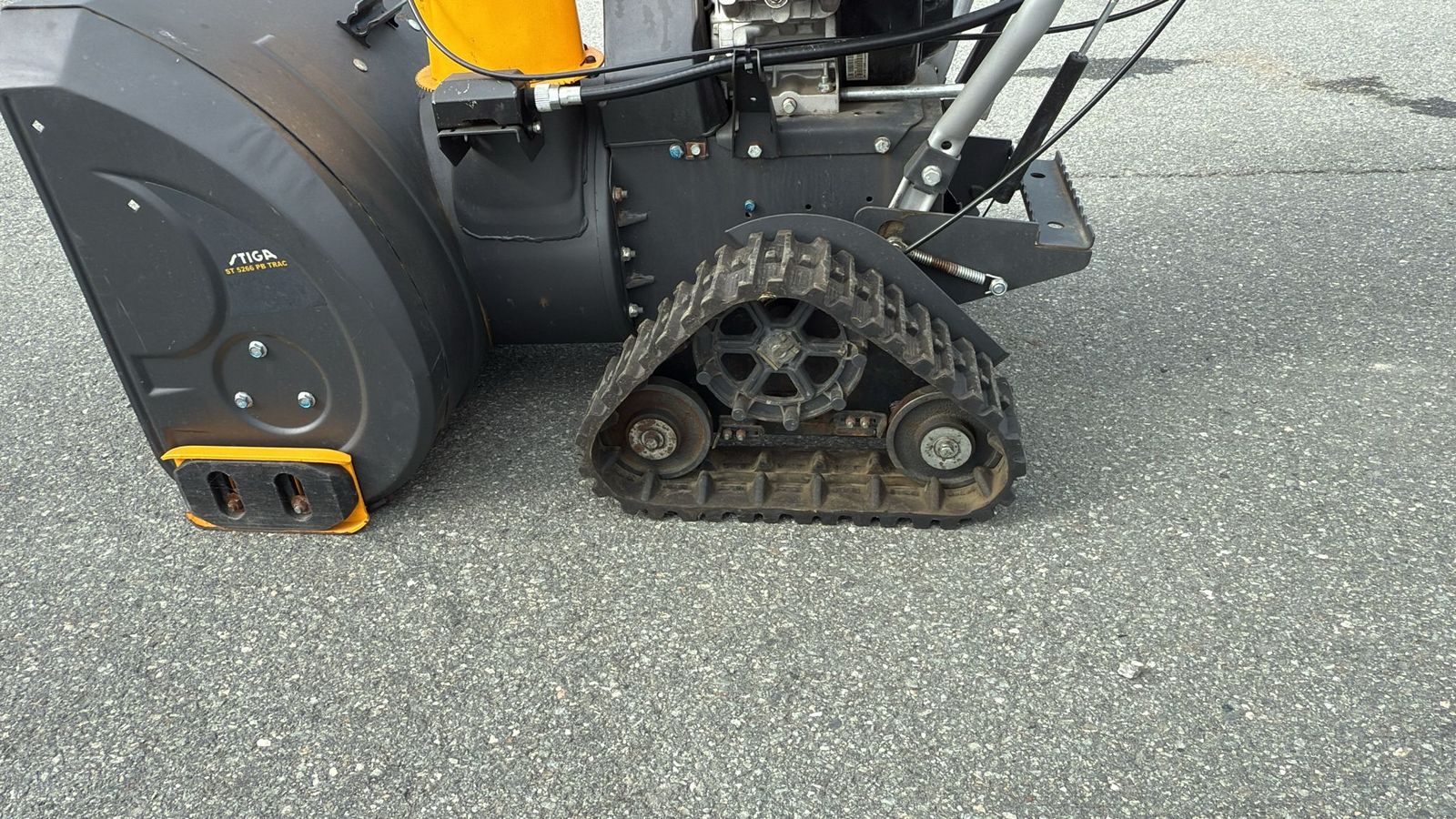 Stiga ST 401 Schneefräse mit Raupenantrieb 2