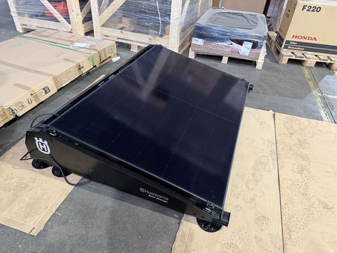 Husqvarna Solar Charger