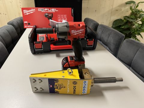 Sonstige SOMA Fällkeil FK60 mit Milwaukee Schlagschrauber