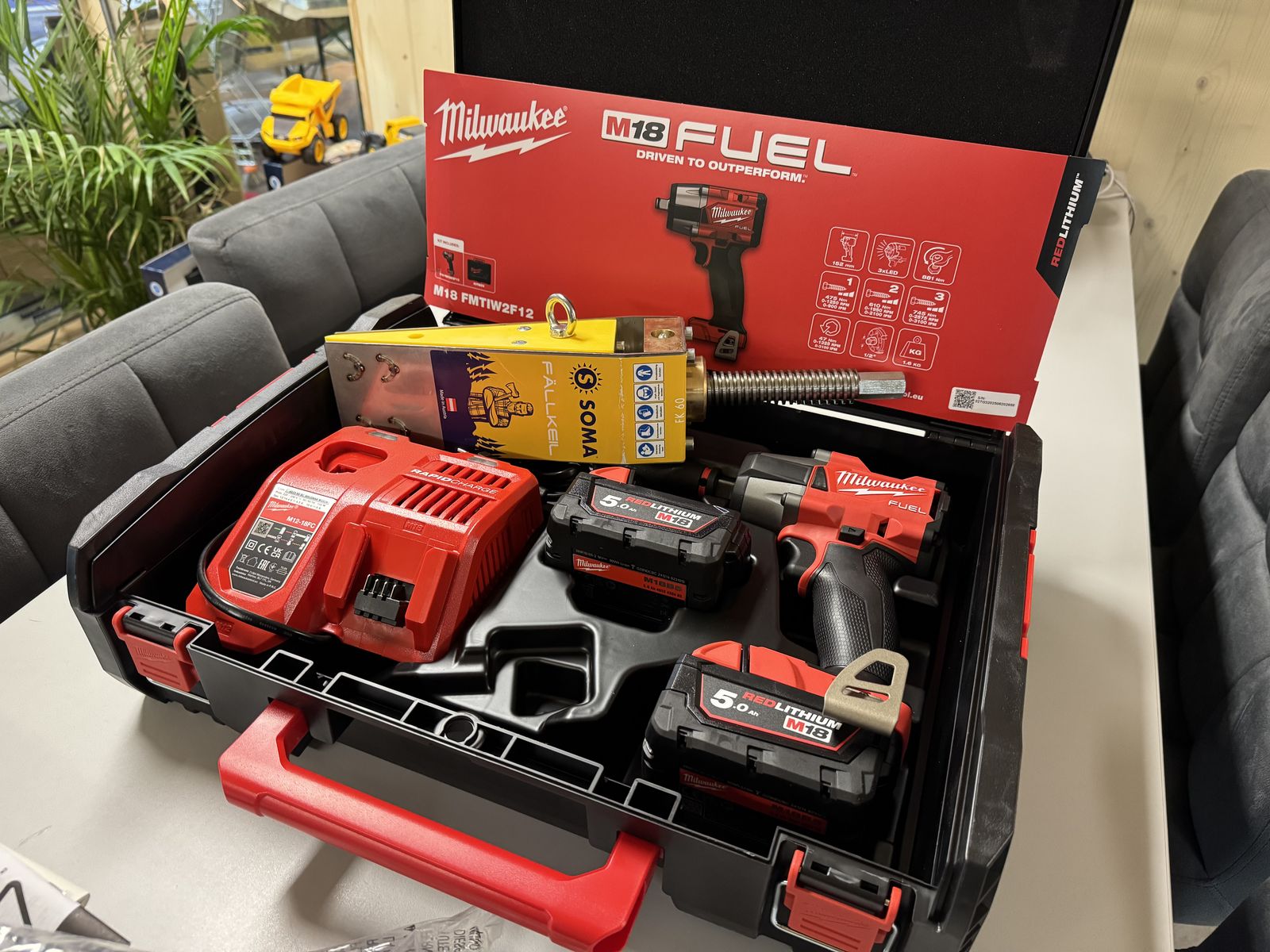 SOMA Fällkeil FK60 mit Milwaukee Schlagschrauber 1