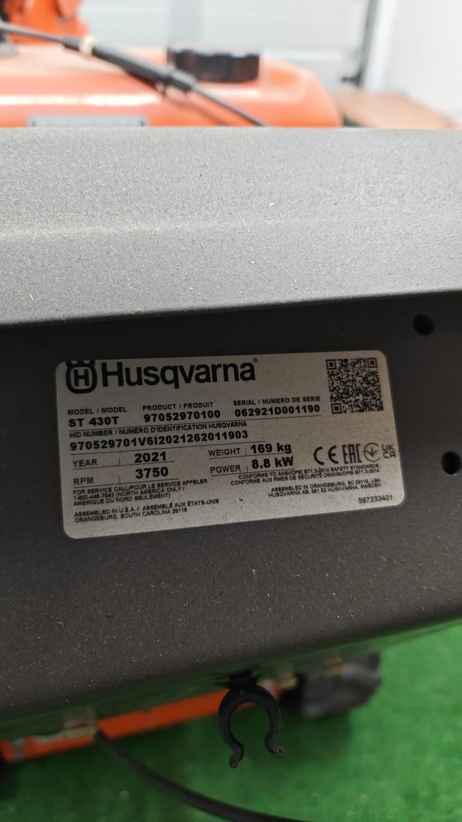 Husqvarna Neuwertige Schneefräse ST 430T mit Raupenantrieb 2