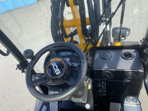 JCB 403 Agri