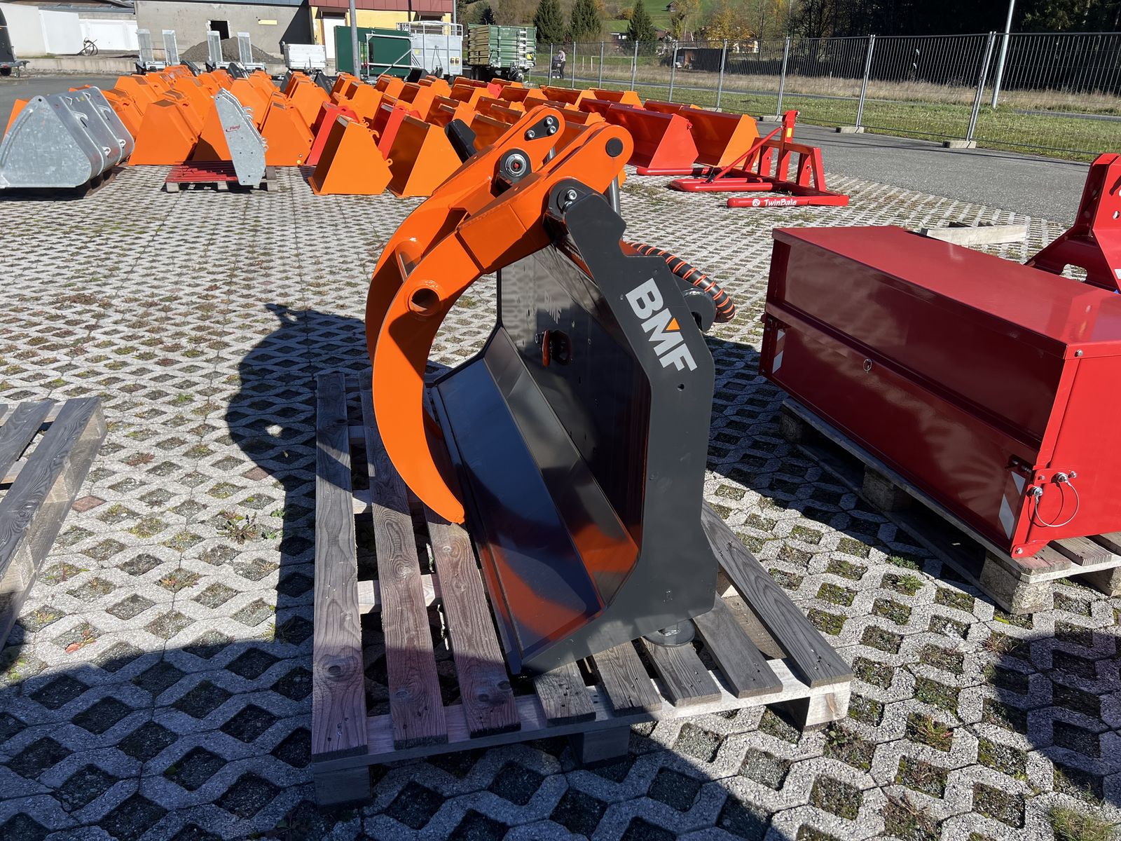 BMF Polterschild 170 mit hydr. Greifer 2