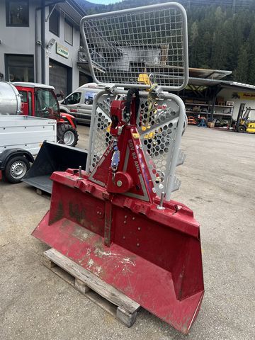 Tajfun EGV85 AHK SG mit Schildbreite 205 cm