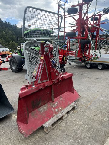 Tajfun EGV85 AHK SG mit Schildbreite 205 cm
