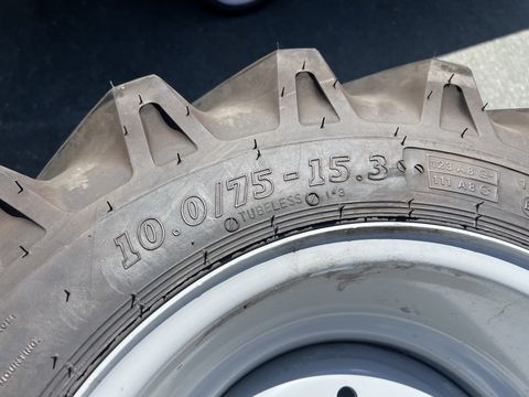 BKT Kompletträder 10.0/75-15.3 AS-Profil