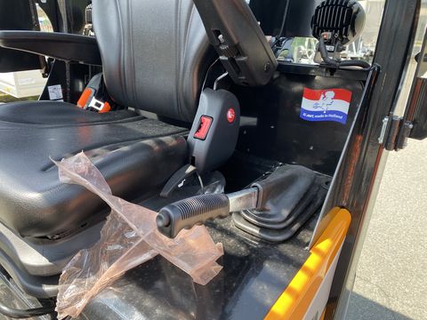 Giant G 2500 HD mit abklappbaren Fahrerschutzdach