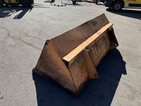 Hauer Frontladerschaufel 200cm mit Haueraufnahme