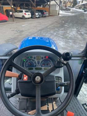 New Holland T5040