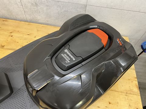 Husqvarna Automower 420 mit Connect 