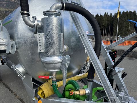 Bauer  V63 Vakuumfass mit 6250 Liter Inhalt