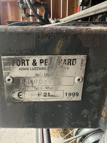 Fort F21