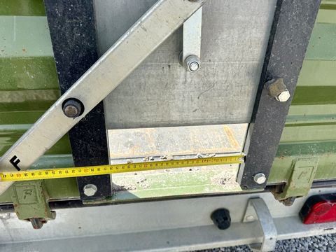 Fliegl EDK 60 leichter Dreiseitenkipper mit 6 Tonnen 