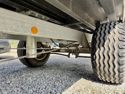 Fliegl EDK 60 leichter Dreiseitenkipper mit 6 Tonnen 