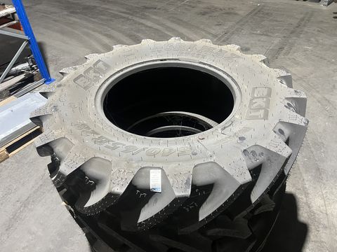 BKT 540/65R28 RT657