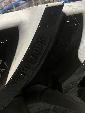 BKT 540/65R28 RT657