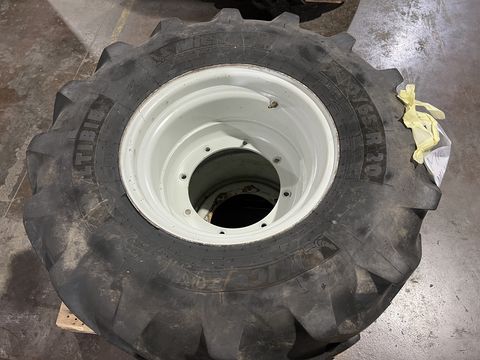 Michelin Steyr Multi 600/60R30 u. 440/65R20