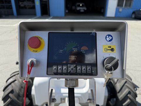 Sonstige Xelom Alpin 10 vollelektrischer Balkenmäher