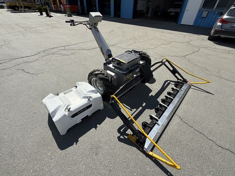 Sonstige Xelom Alpin 10 vollelektrischer Balkenmäher