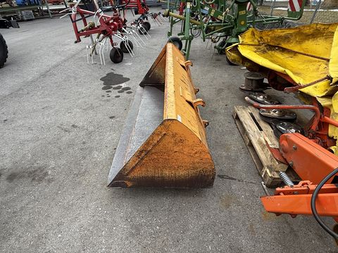 Hauer Schaufel mit 2m Arbeitsbreite und Euroaufnahme