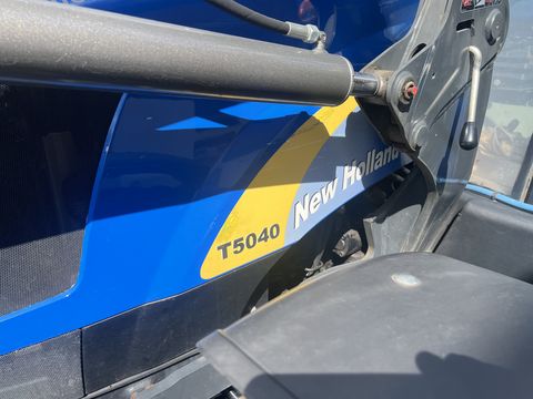 New Holland T5040