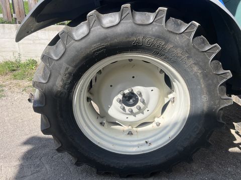 New Holland T5040