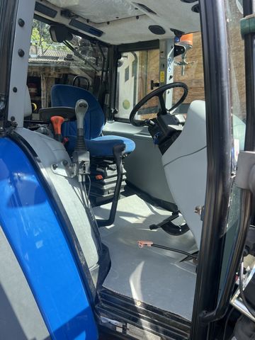 New Holland T5040