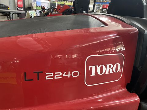 Toro LT 2240