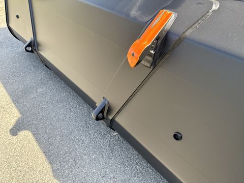 Quicke Volumenschaufel VL 205 mit Euroaufnahme