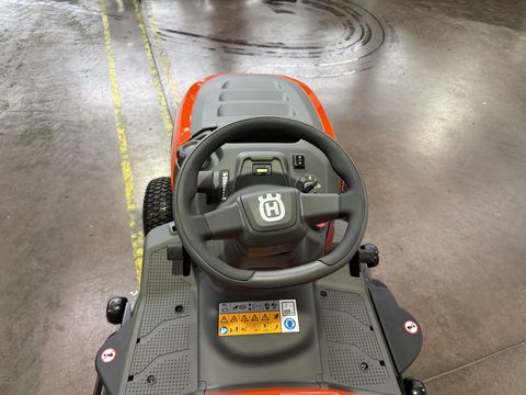 Husqvarna TC 220T Rasentraktor mit 108cm Schnittbreite