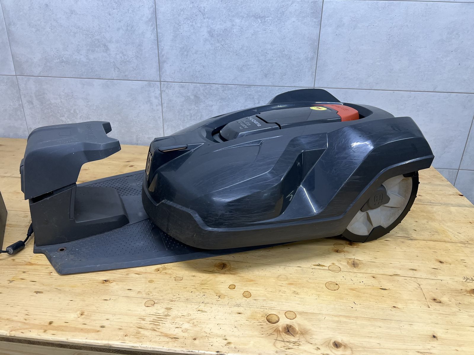 Husqvarna Automower 440 mit Connect 1
