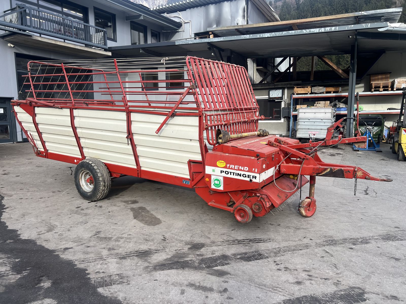 Pöttinger Trend II , Tieflader LW 40M  3