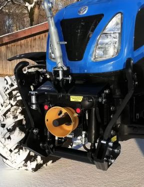 Folger Fronthydraulik u. Frontzapfwelle NewHolland T4.S
