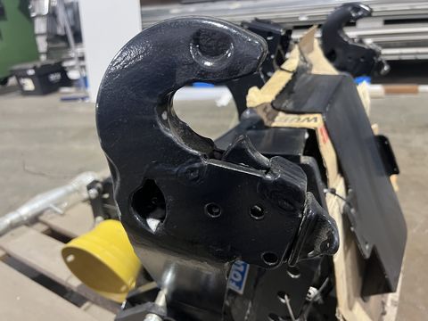 Folger Fronthydraulik u. Frontzapfwelle NewHolland T4.S