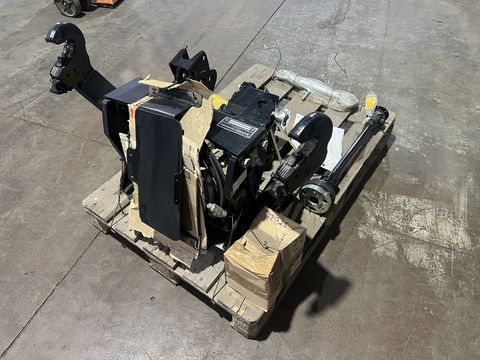 Folger Fronthydraulik u. Frontzapfwelle NewHolland T4.S