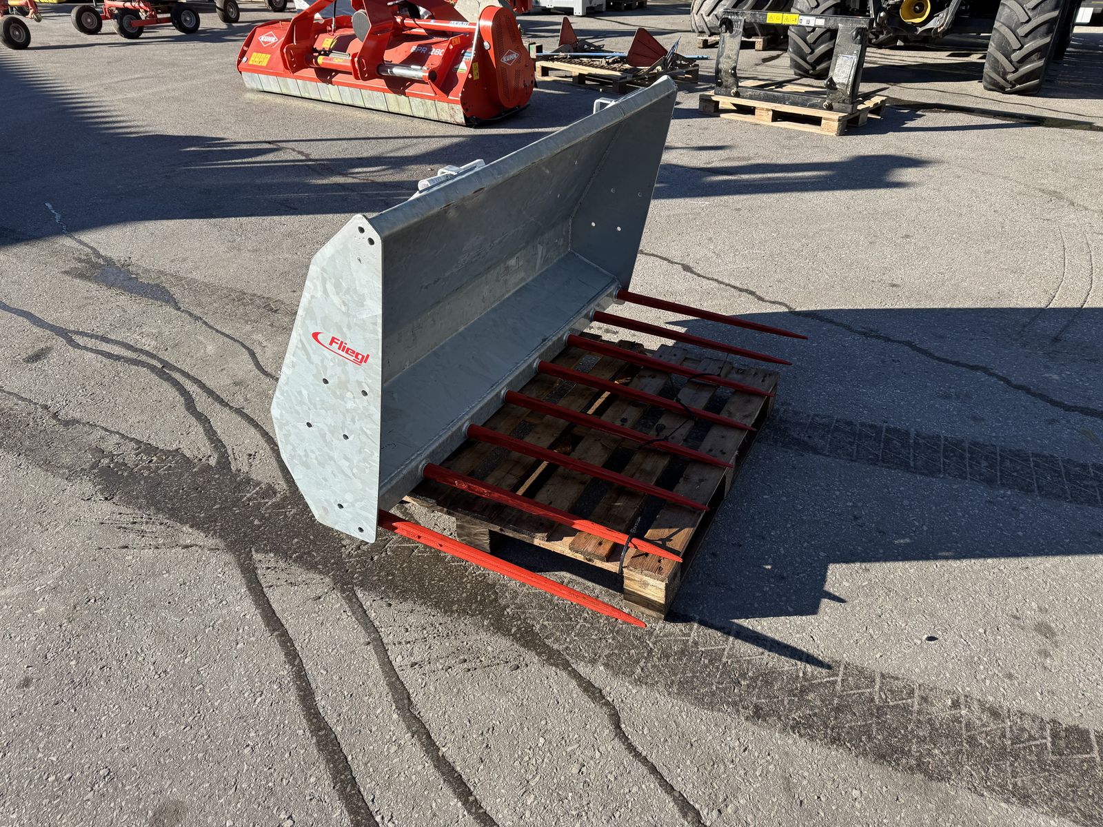 Fliegl Stalldunggabel 145cm Euroaufnahme Vollverzinkt 3