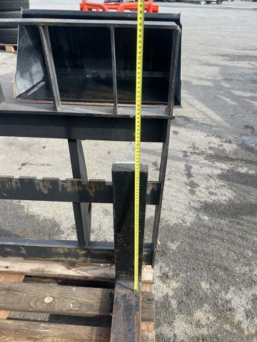 Giant Palettengabel mit Giant - Aufnahme